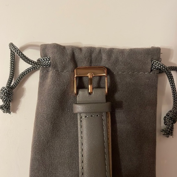 Monroé rose gold watch - Picture 3 of 6